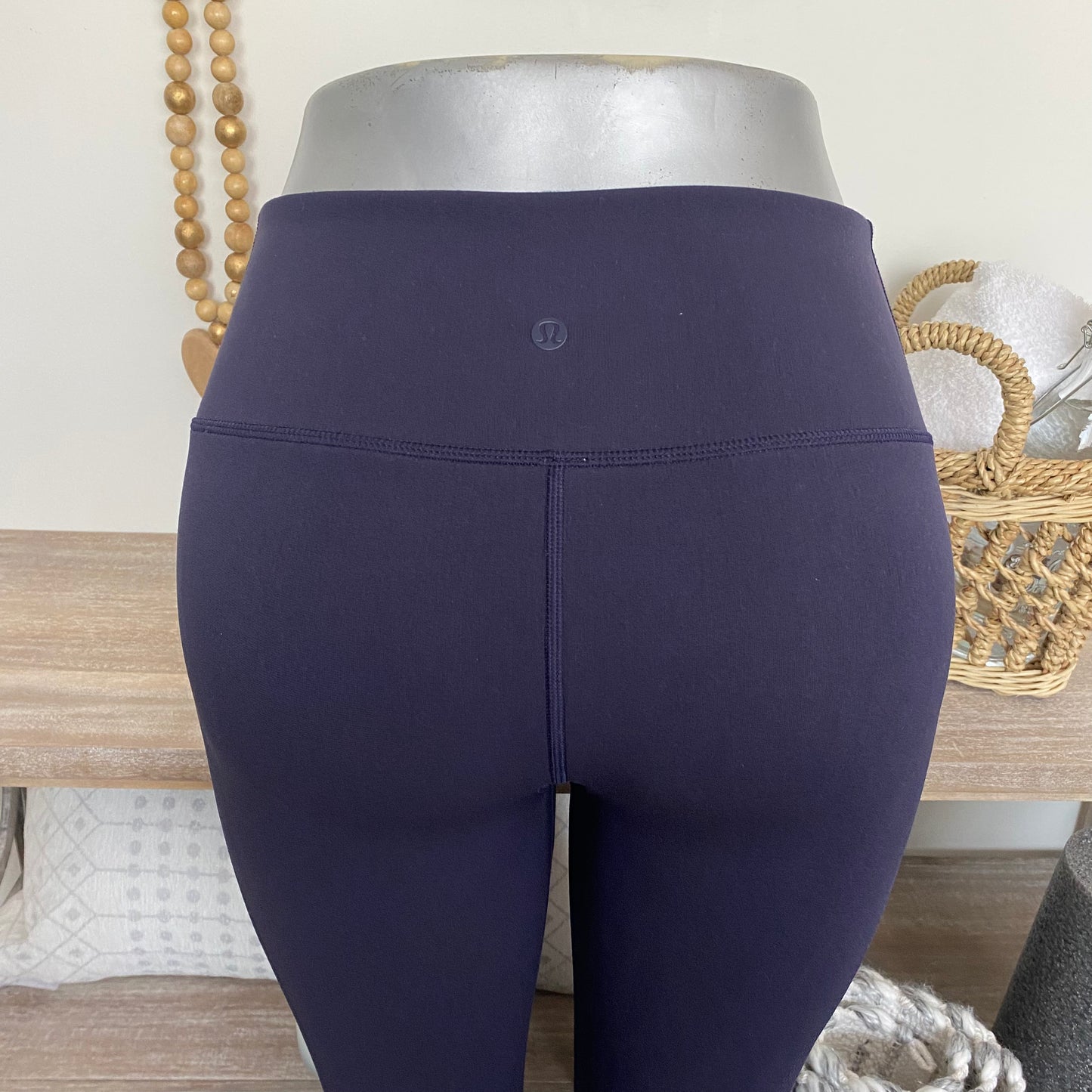 Lululemon Reveal 7/8 Tight Leggings Size Medium