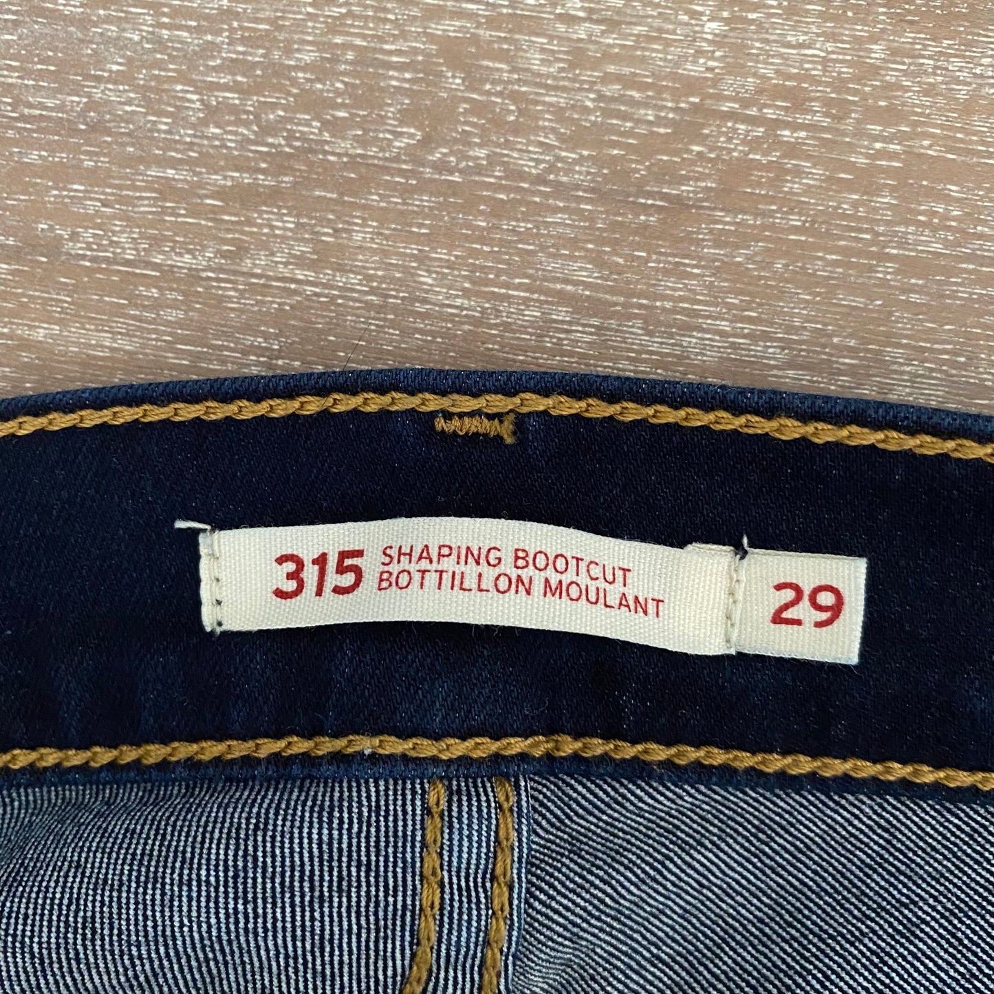 Levi’s 315 Shaping Bootcut Dark Wash Short Size 29
