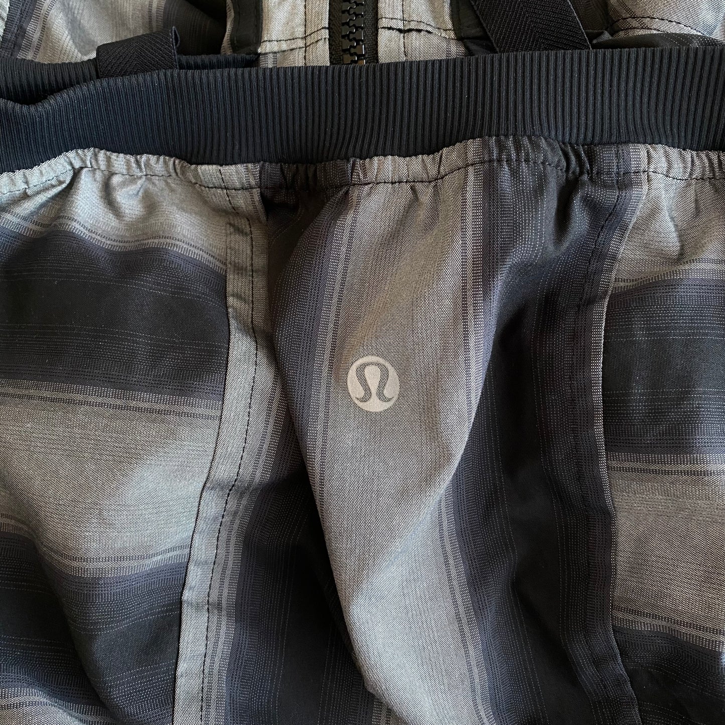 Rare Lululemon Hooded Track & Field Relaxed Fit Jacket Size 6
