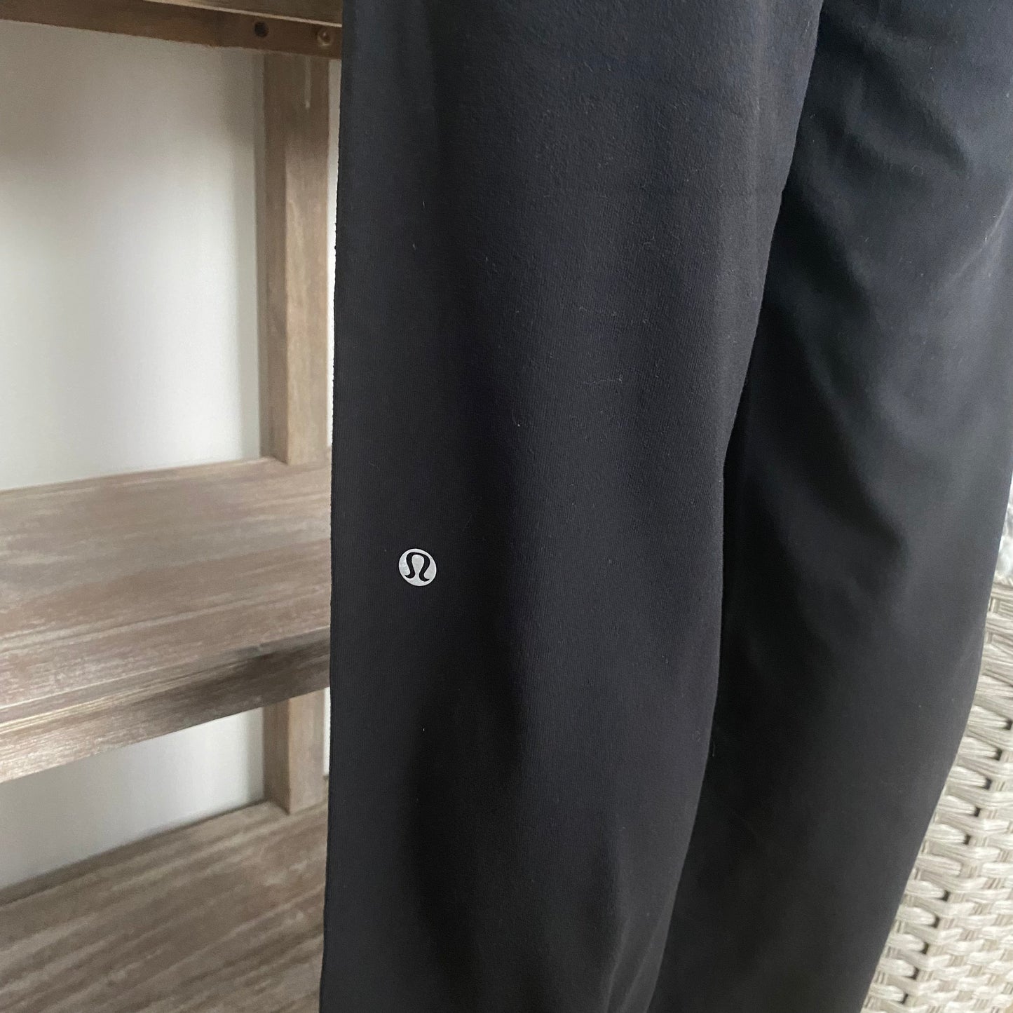 Lululemon Relaxed Fit Pants Black Size 4