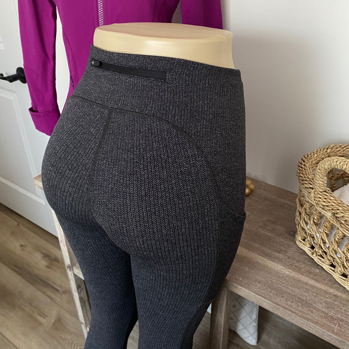 Rare Lululemon Speed Up Tight 28” Leggings Size 4