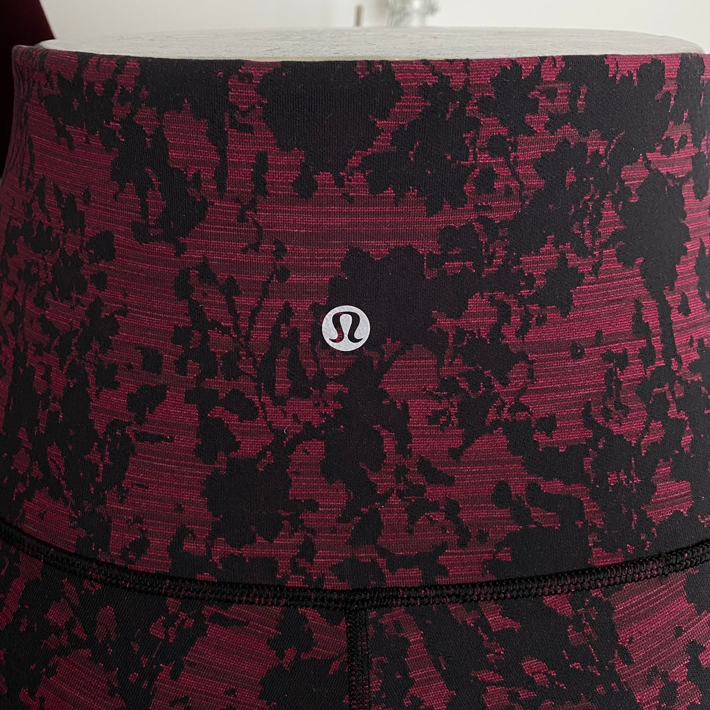 RARE Lululemon Wunder Under Super Hi Rise Leggings Size 10