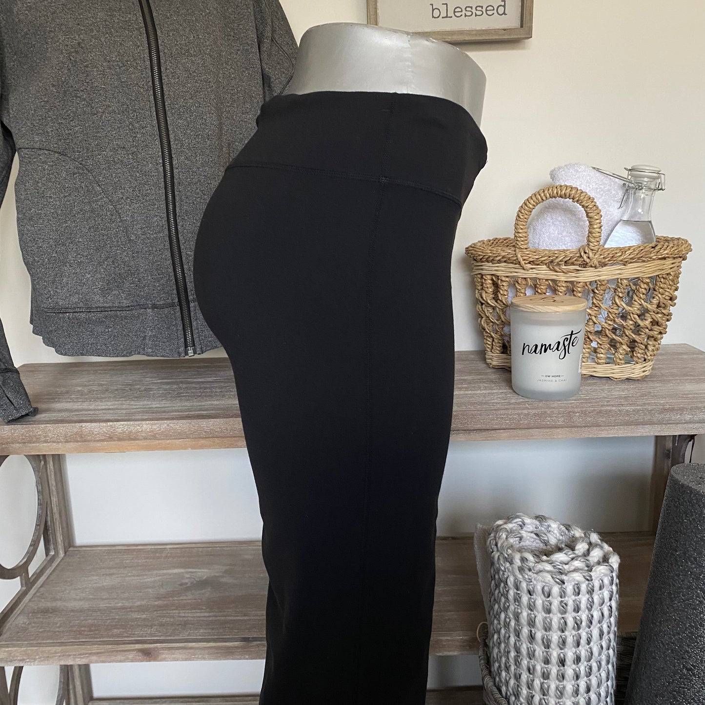 Rare Lululemon Relaxed Fit Pant Size 8