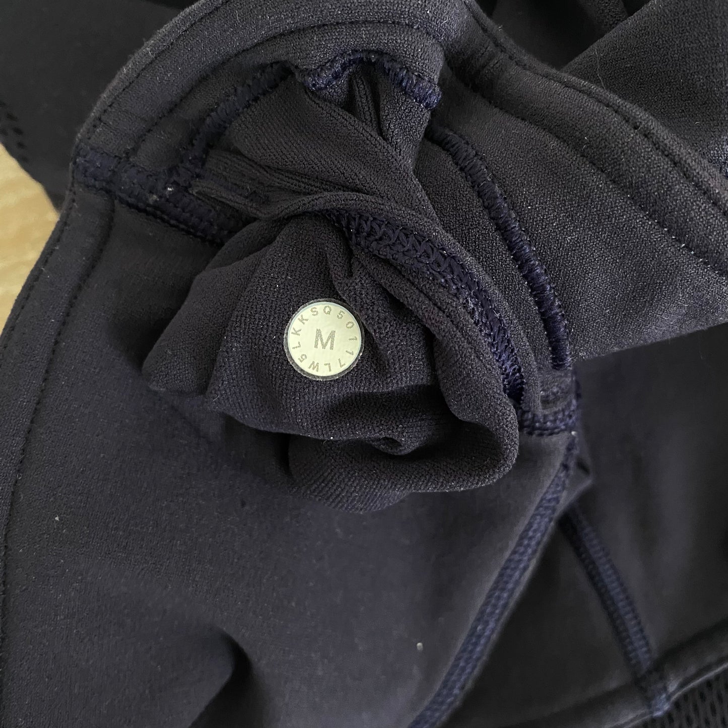 Lululemon Reveal 7/8 Tight Leggings Size Medium