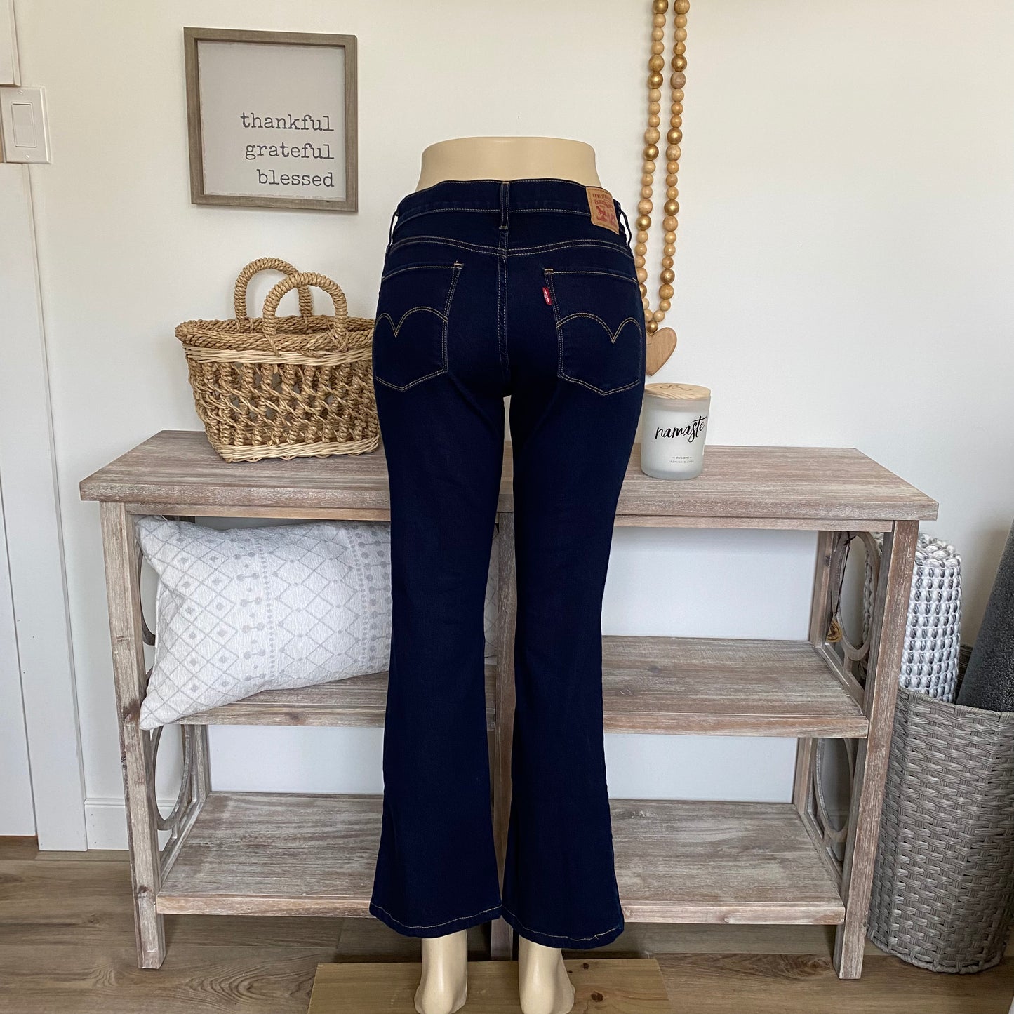 Levi’s 315 Shaping Bootcut Dark Wash Short Size 29