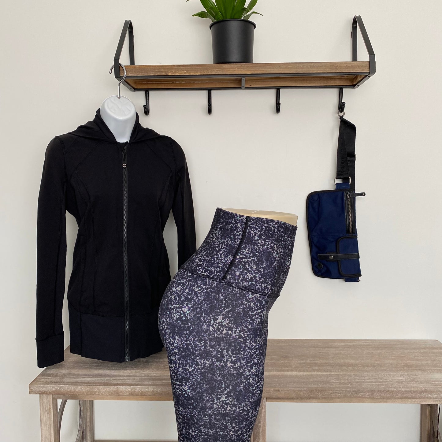Rare Lululemon Wunder Under Leggings Full-On Luon (Roll Down) Size 4