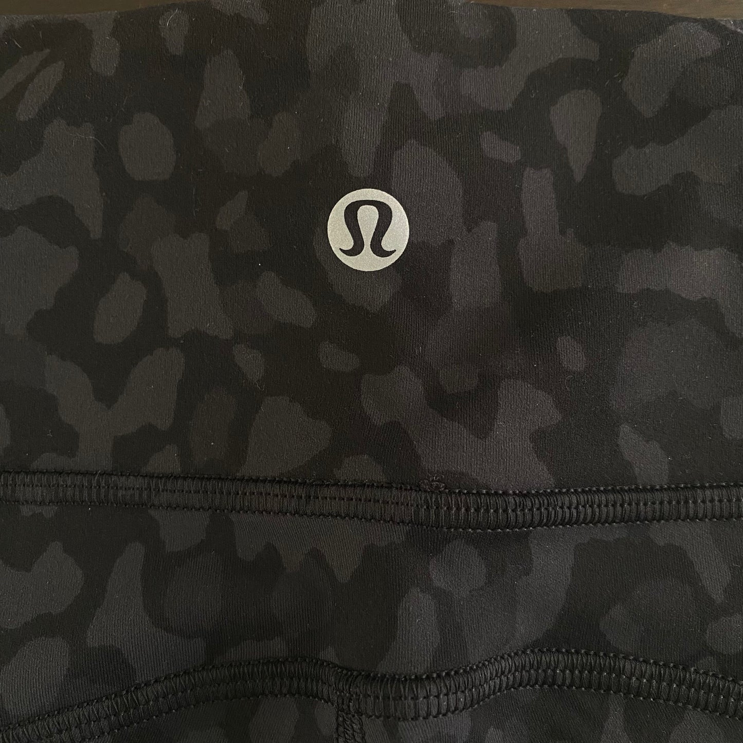 Lululemon Invigorate High-Rise (Pockets) 25" Leggings Camo Size 4 - Love it again boutique