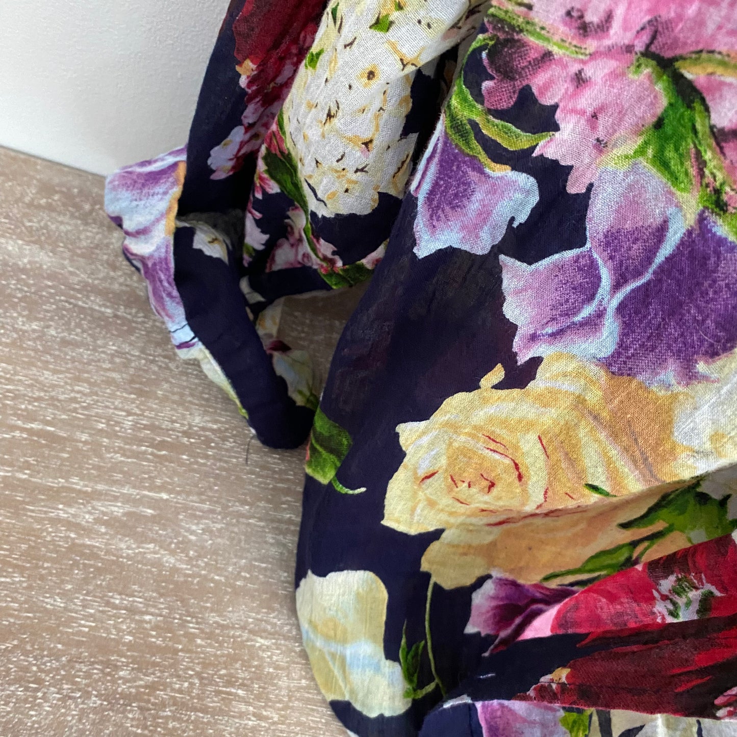 Beautiful Thin Lightweight 100% Cotton Floral Shirt Large