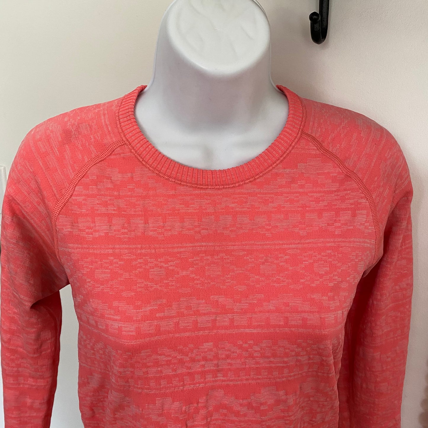 Lululemon Rest Less Pullover Size 6