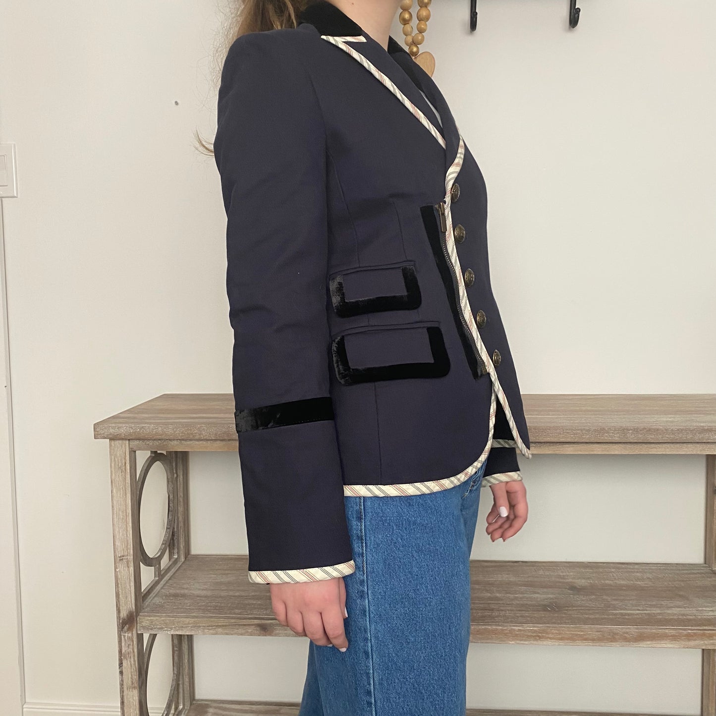 BCBGMaxAzria Fitted Twill Blazer Suit Jacket Like New Small - Love it again boutique