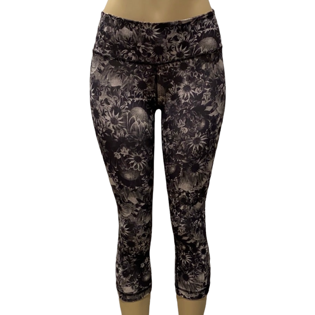 RARE Lululemon Wunder Under Crops Like New Size 4 - Love it again boutique