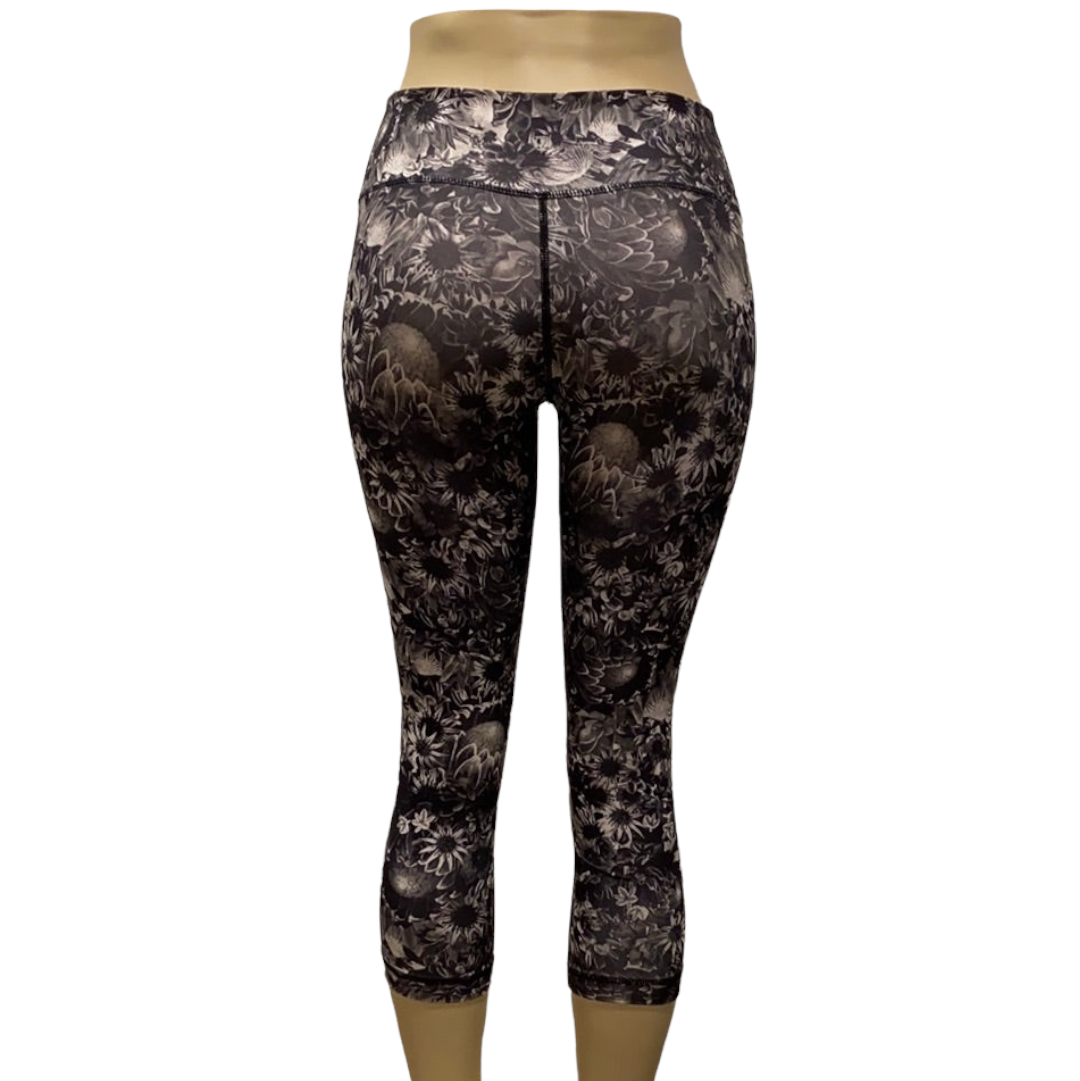 RARE Lululemon Wunder Under Crops Like New Size 4 - Love it again boutique