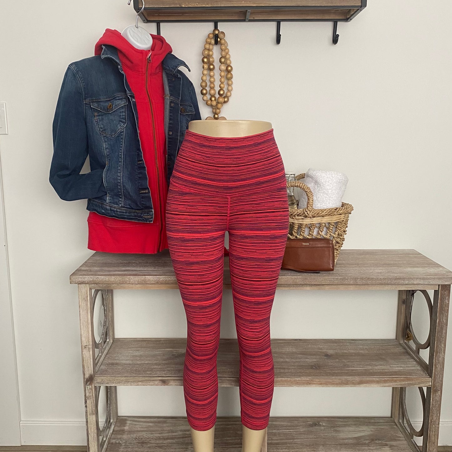 Rare Lululemon Wunder Under Crops Luon 21” Size 6