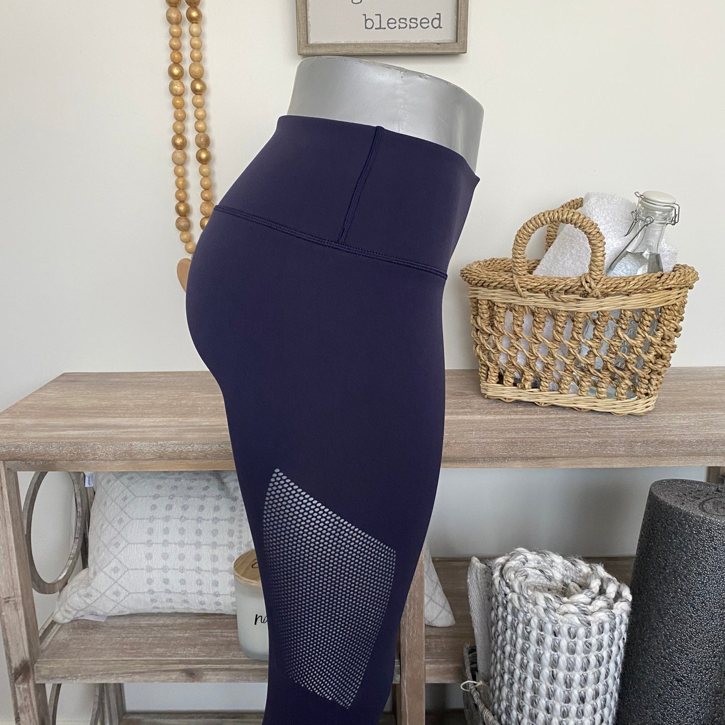 Lululemon Reveal 7/8 Tight Leggings Size Medium