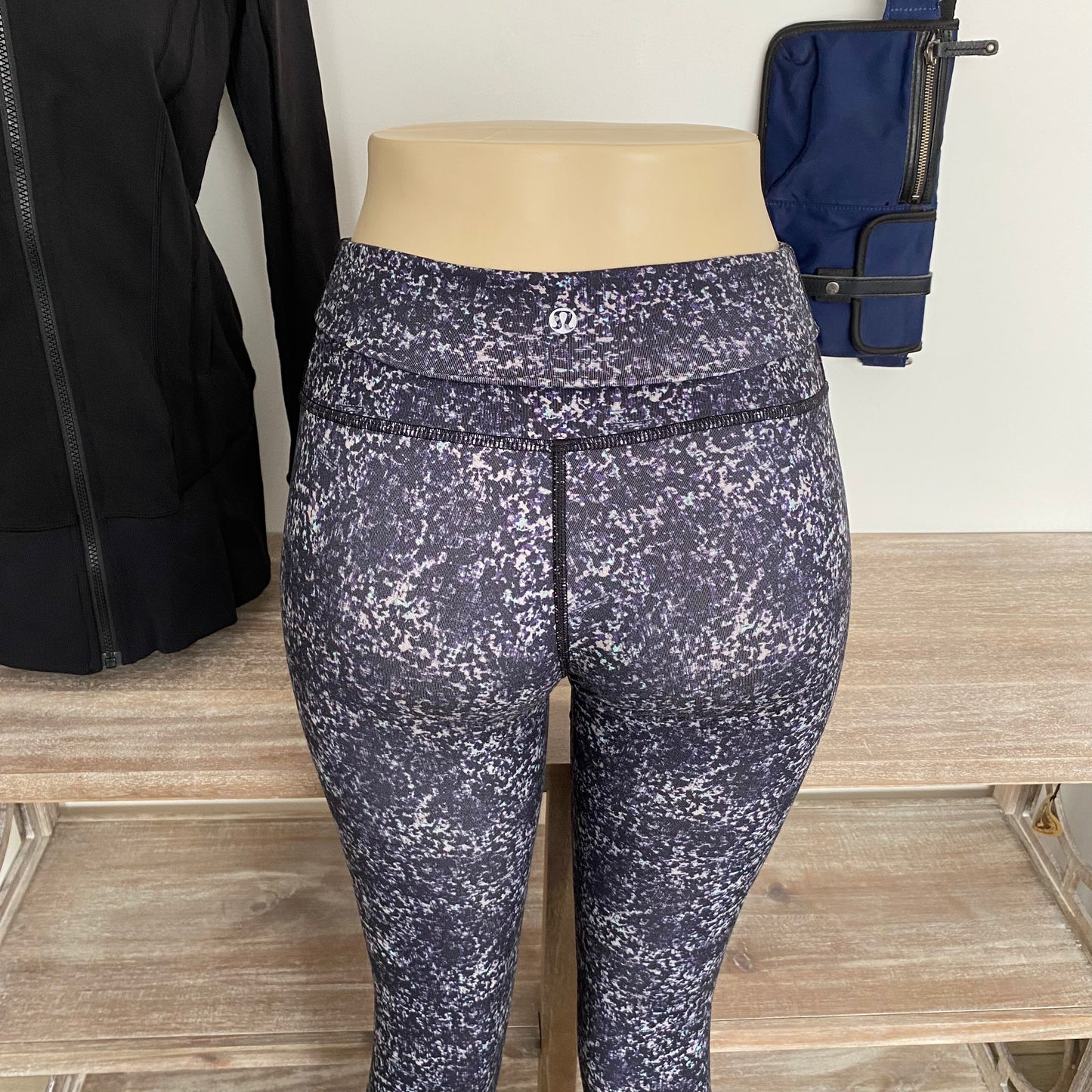 Rare Lululemon Wunder Under Leggings Full-On Luon (Roll Down) Size 4