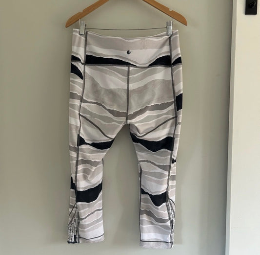 005–Lululemon True Self Crop Leggings High Rise Rare Size 12 - Love it again boutique