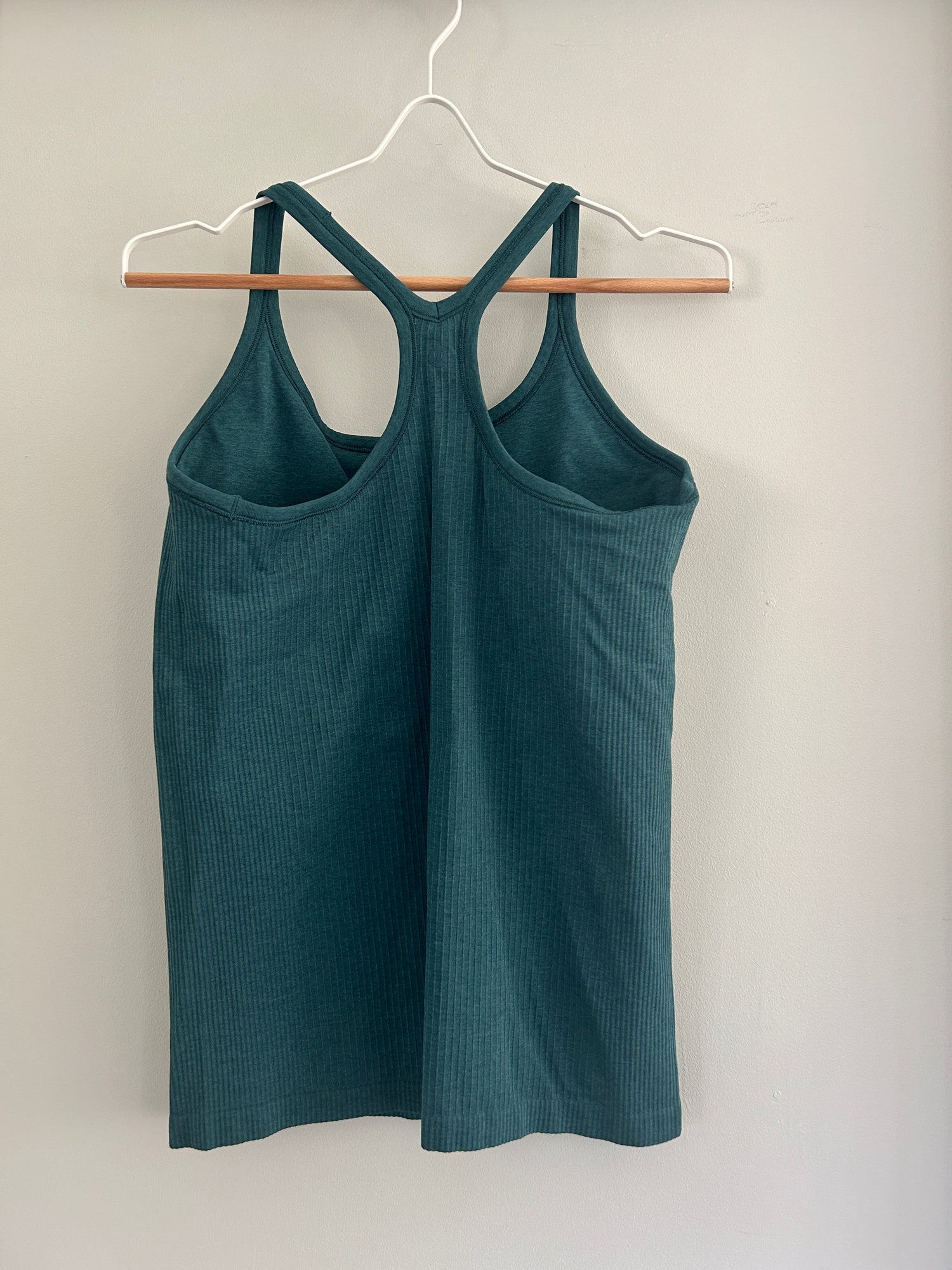 Lululemon Ebb Street Tank Size 12 - Love it again boutique