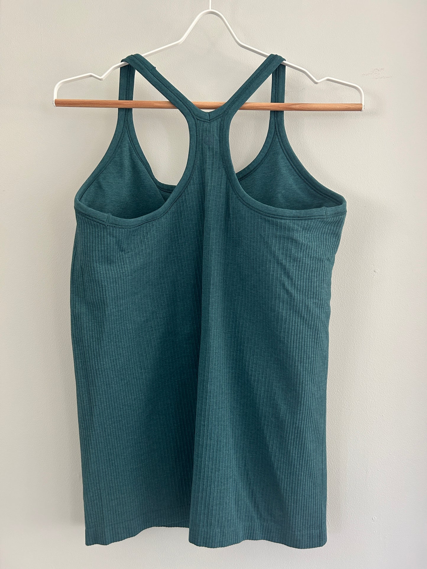 Lululemon Ebb Street Tank Size 12 - Love it again boutique