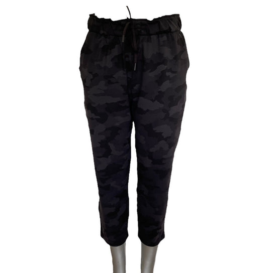 Lulu Size 8 Stretch High-Rise Crop 23” 2021