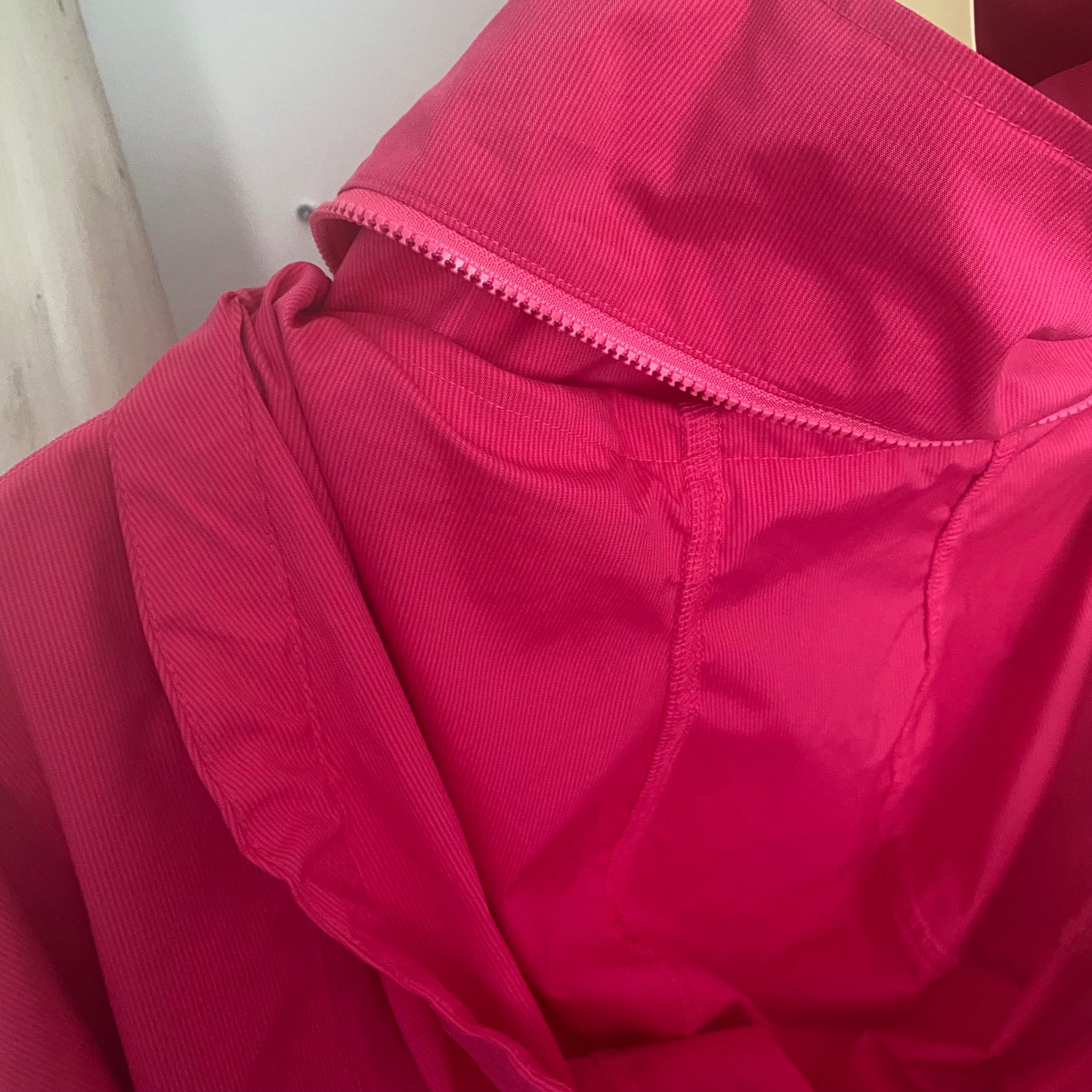 Rare Lululemon Devi Bomber Jacket Cropped Boxy Hood in Collar Size 6