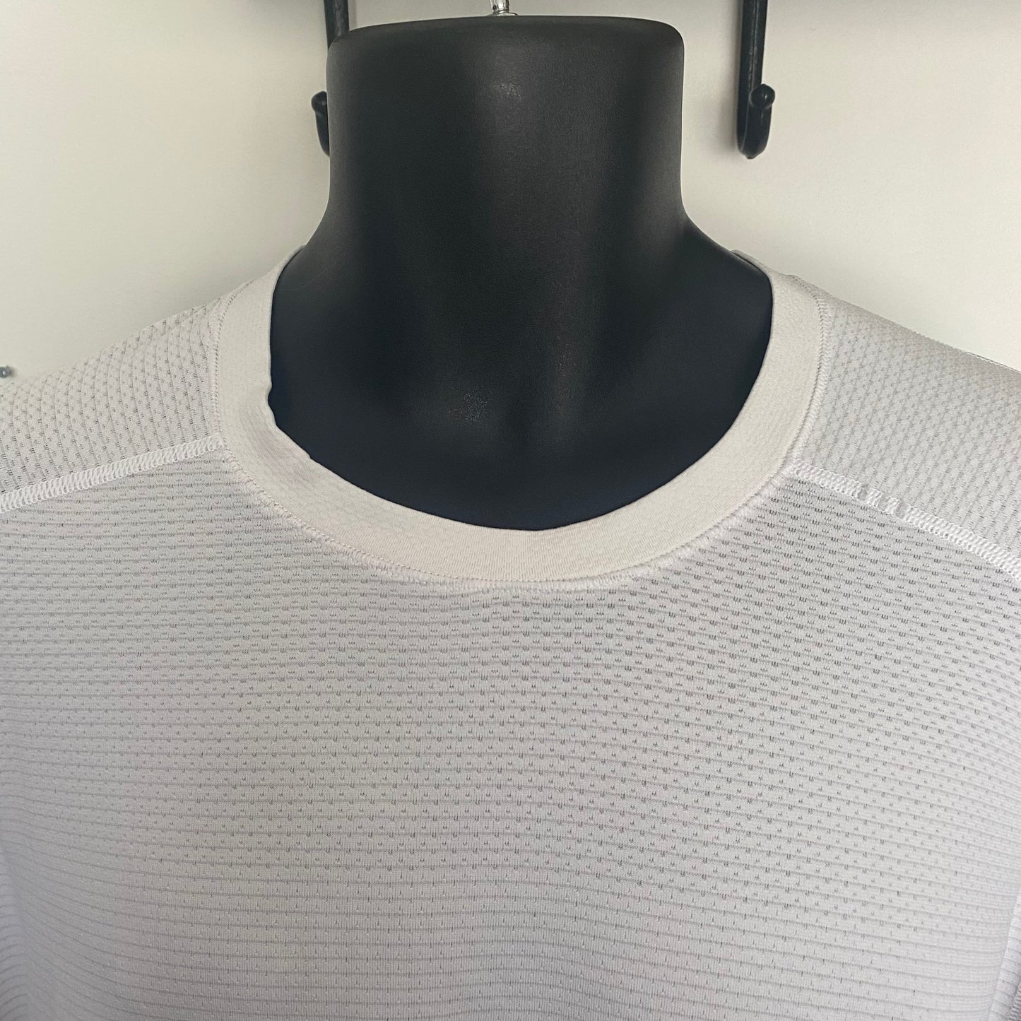Lululemon Men’s Metal Vent Swiftly Tech Long Sleeve Shirt Size XL