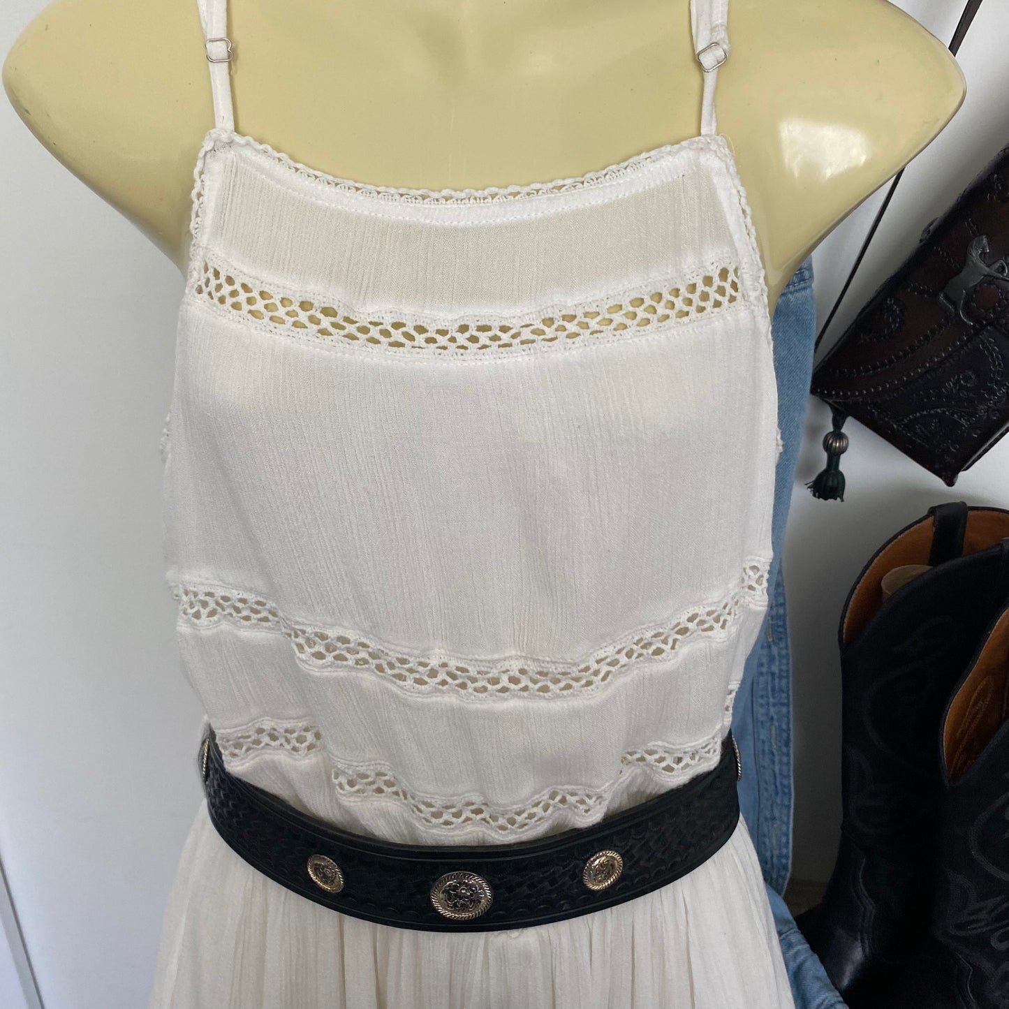 Beautiful Crochet Detailed Lined Midi Dress