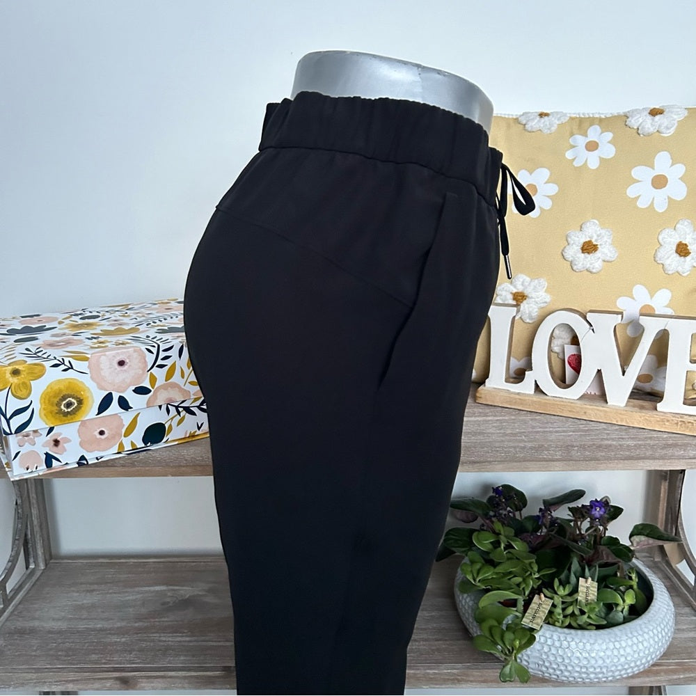 Lululemon On The Fly Jogger *Woven Pull On Pants Size 4