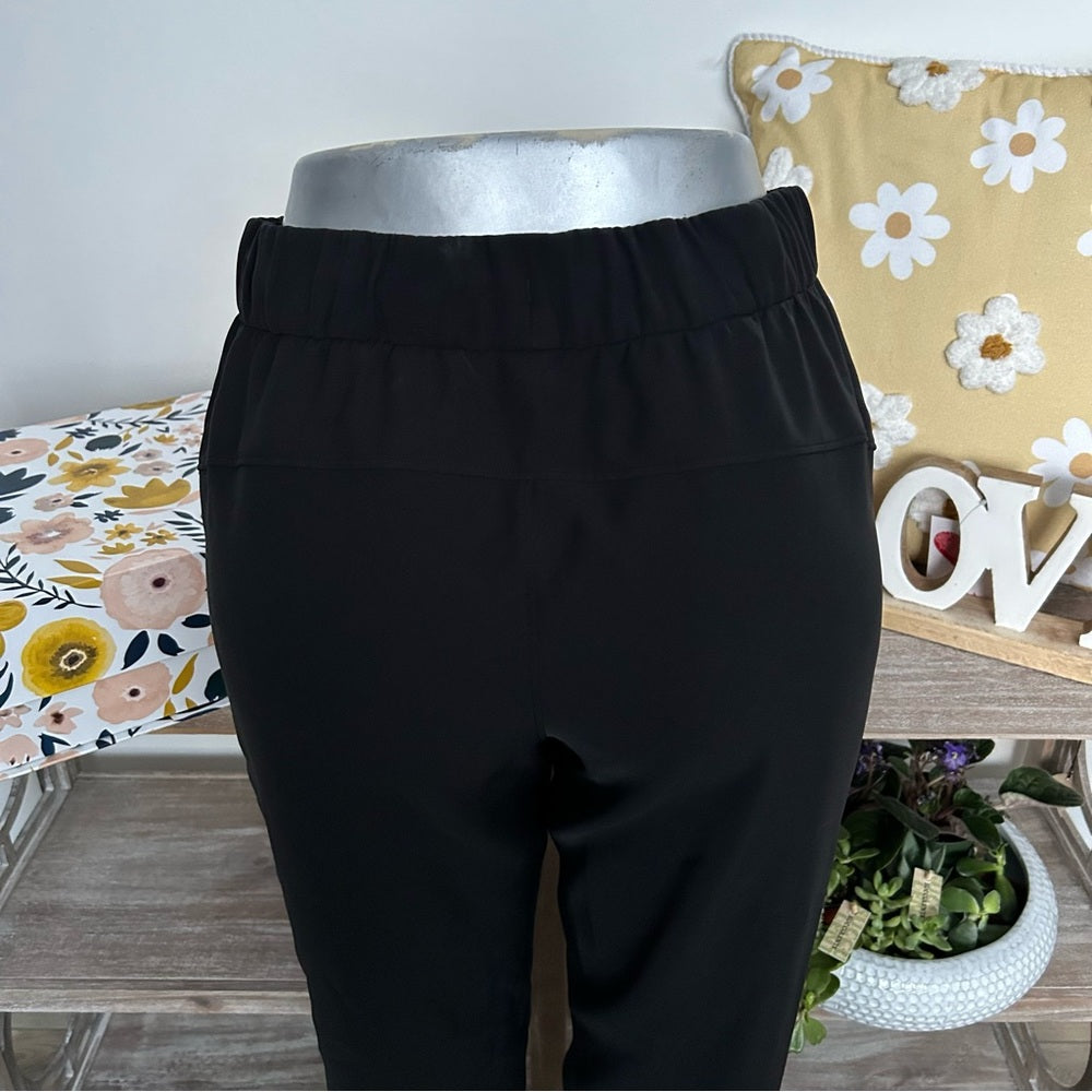 Lululemon On The Fly Jogger *Woven Pull On Pants Size 4