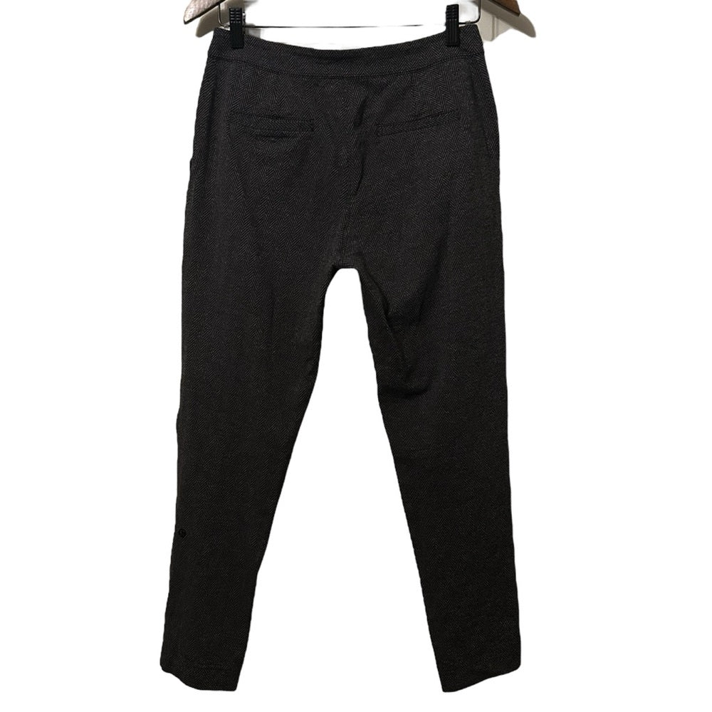Lululemon Herringbone Similar to On The Fly Stretchy Trouser Pants Size 6