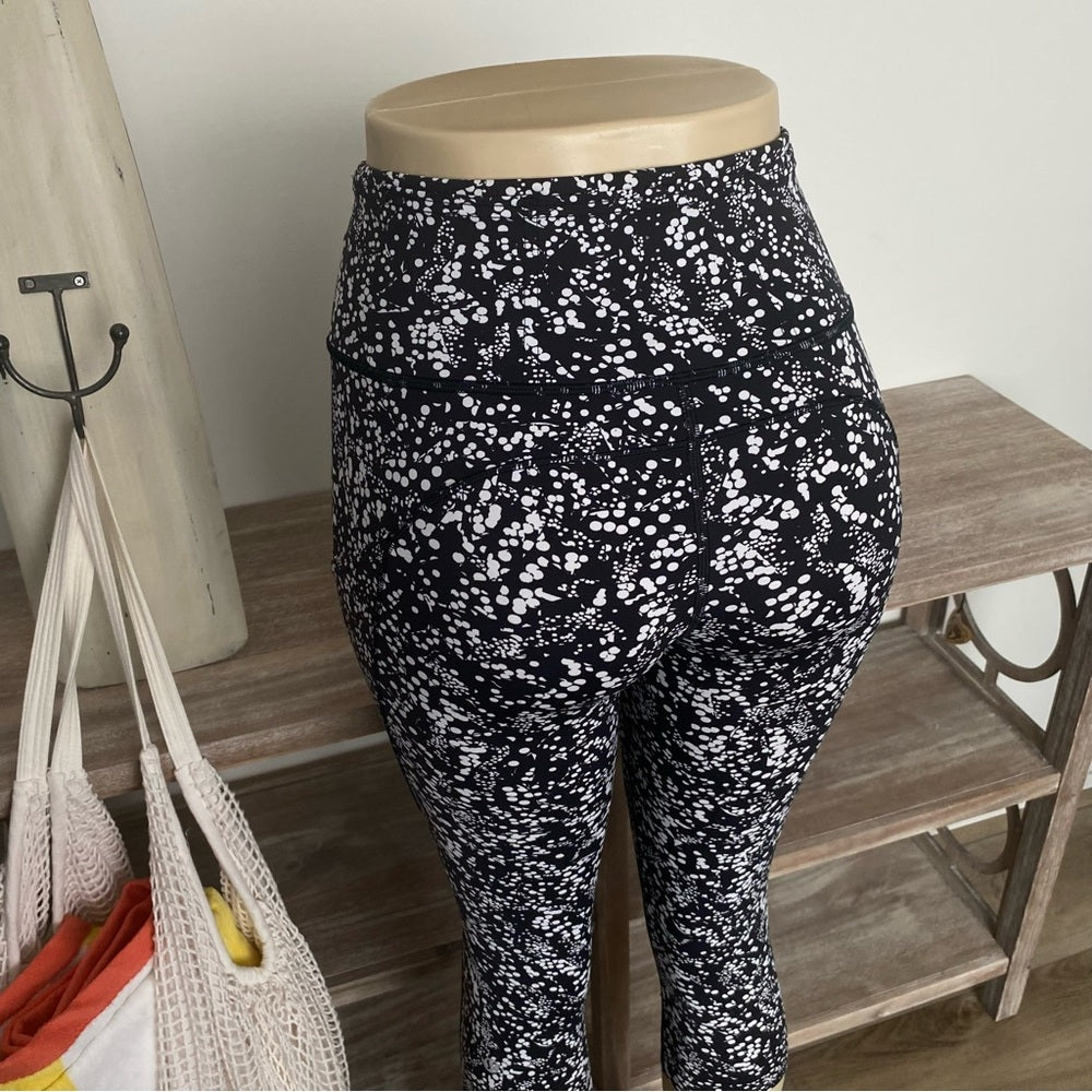 Lululemon Fast and Free Crops Pockets Size 4