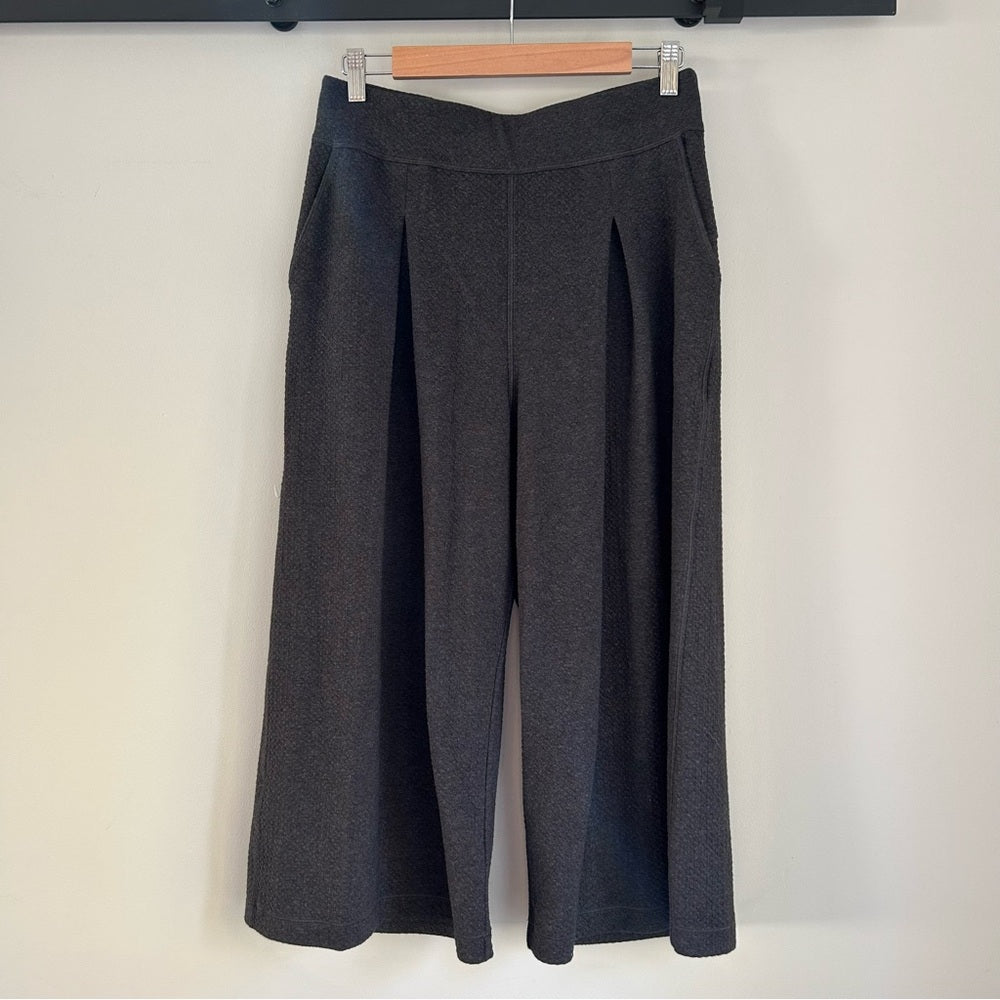 Lululemon Can You Feel The Pleat Crop Rare Size 8