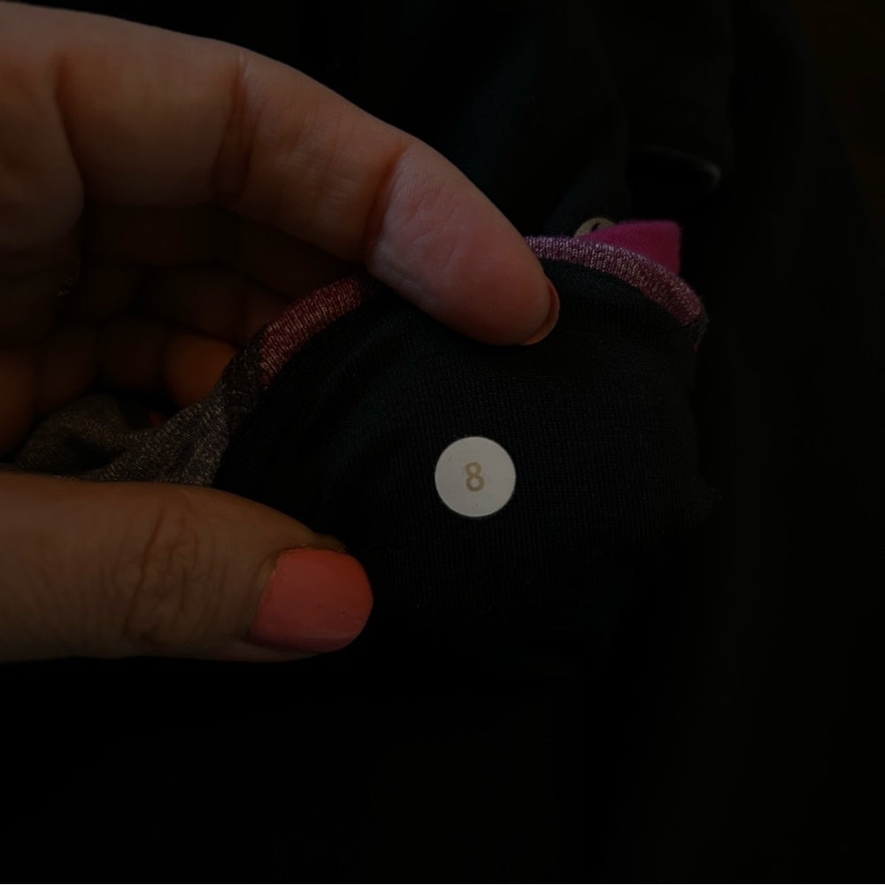 Lululemon Groove Crops Luon Reversible Rare Size 8