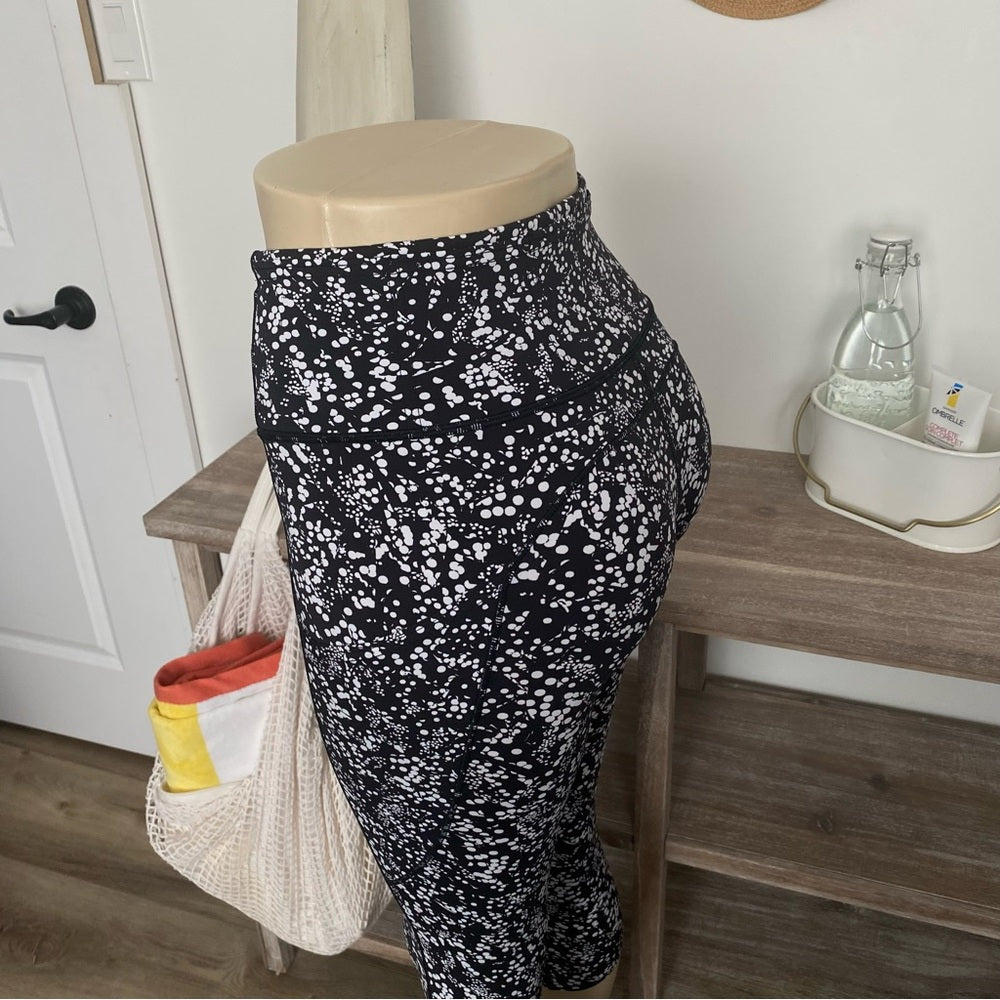 Lululemon Fast and Free Crops Pockets Size 4