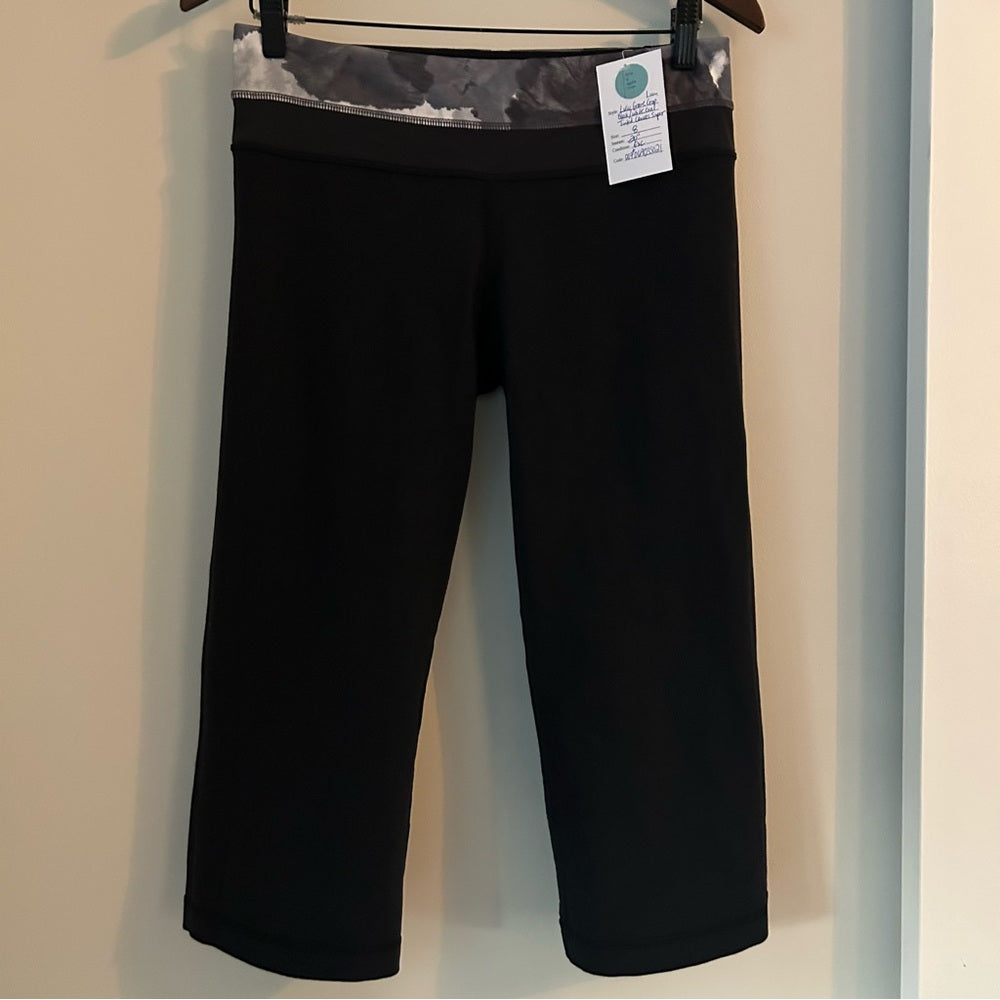 Lululemon Groove Crops Reversible Luon Rare Size 8