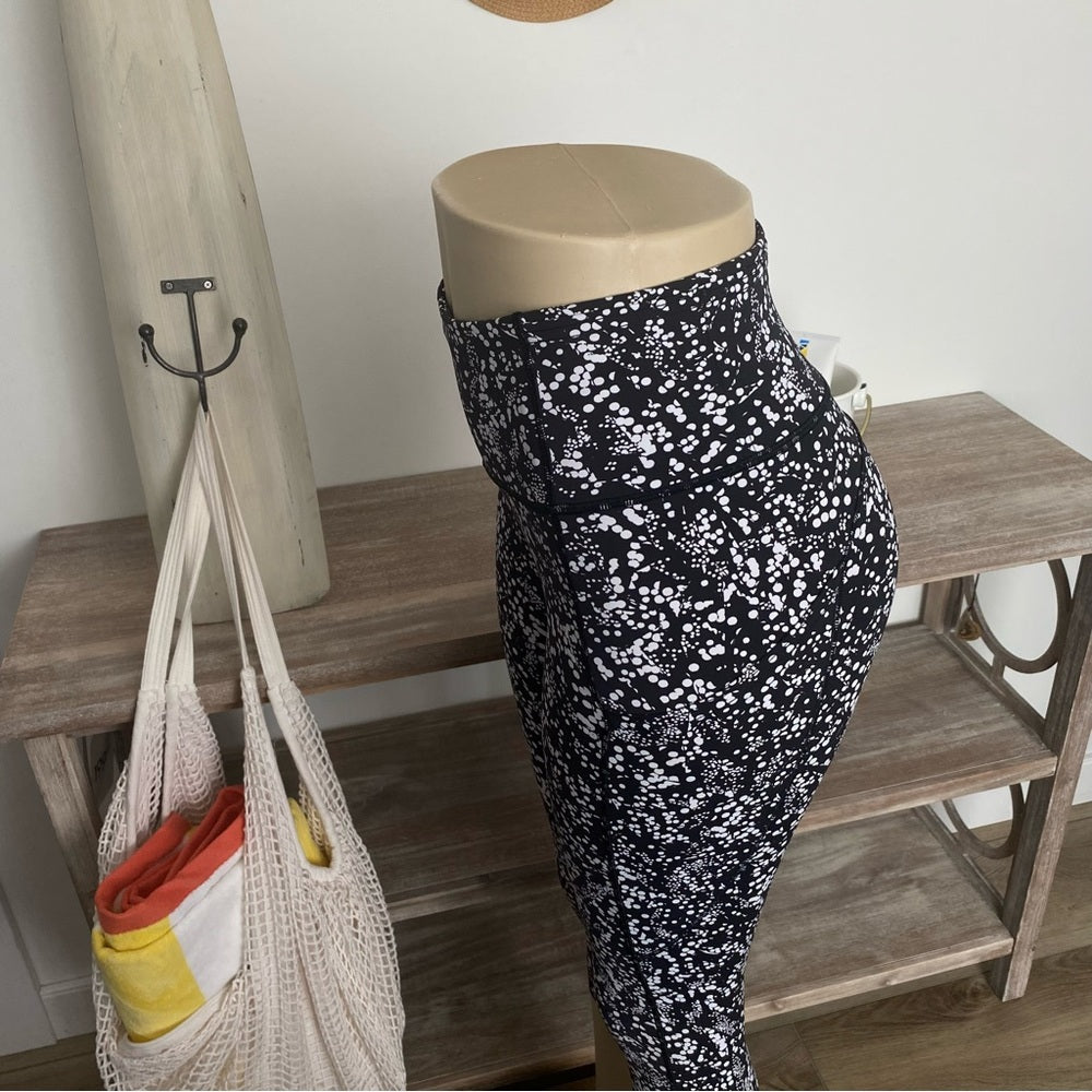 Lululemon Fast and Free Crops Pockets Size 4