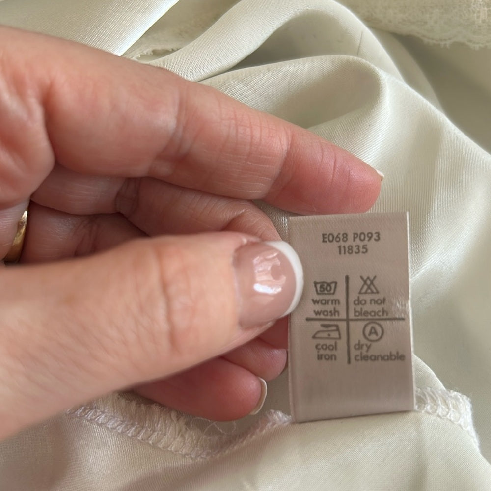 Vintage Victoria’s Secret Satin Lace Trim Elegant V-Neck Baby Doll Feminine Cami