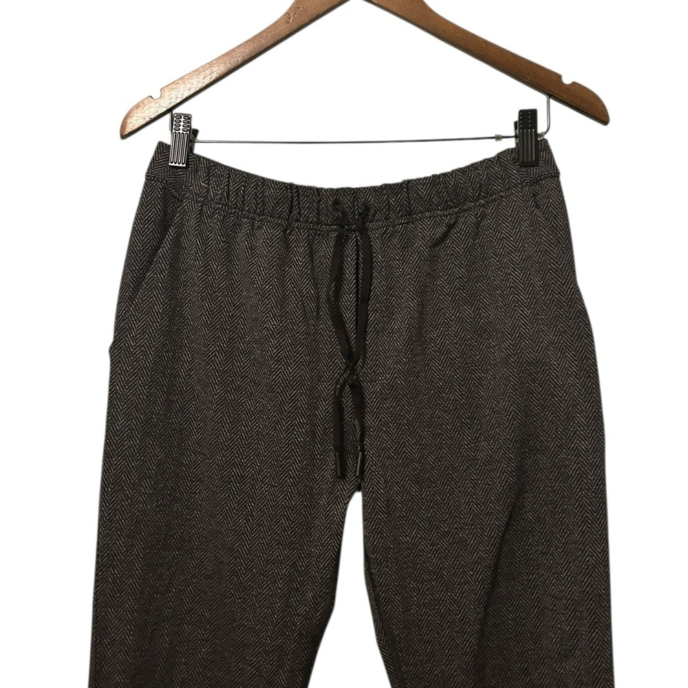 Lululemon Herringbone Similar to On The Fly Stretchy Trouser Pants Size 6