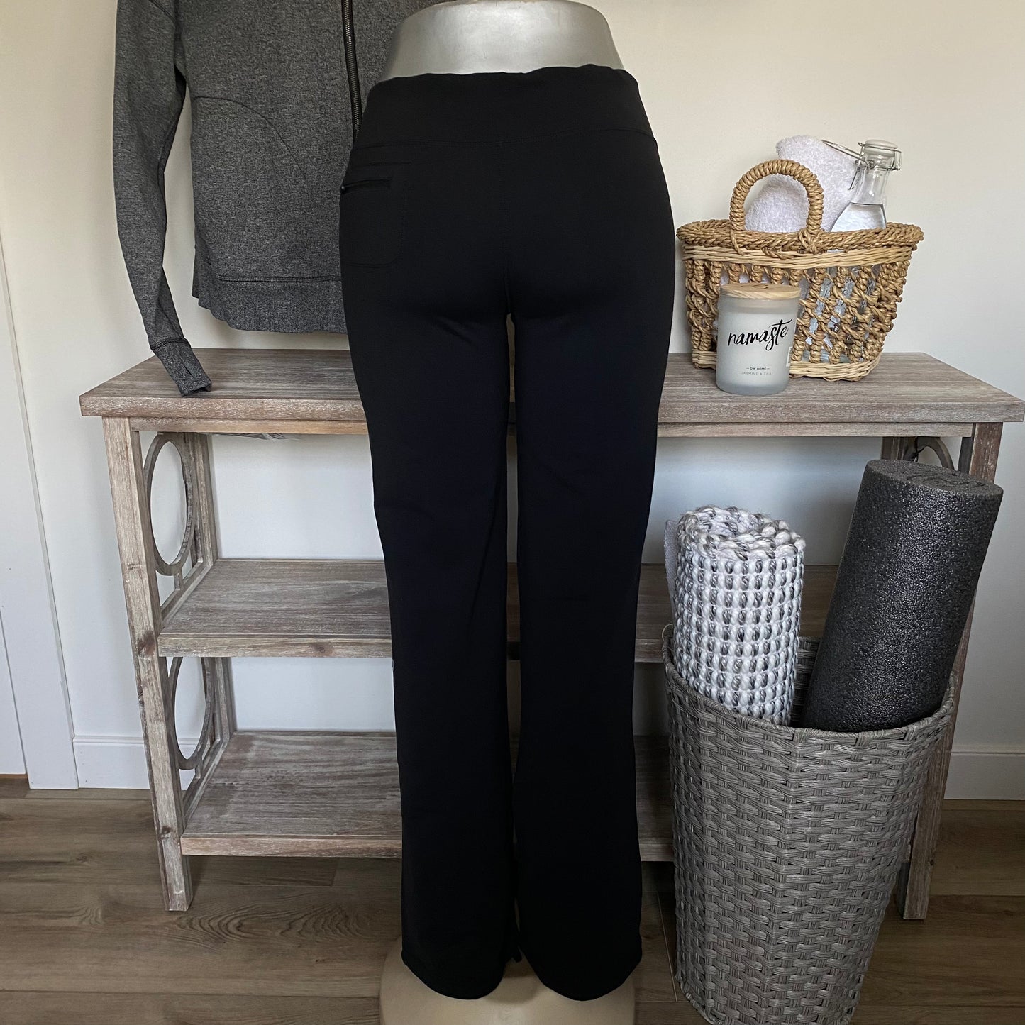 Rare Lululemon Relaxed Fit Pant Size 8