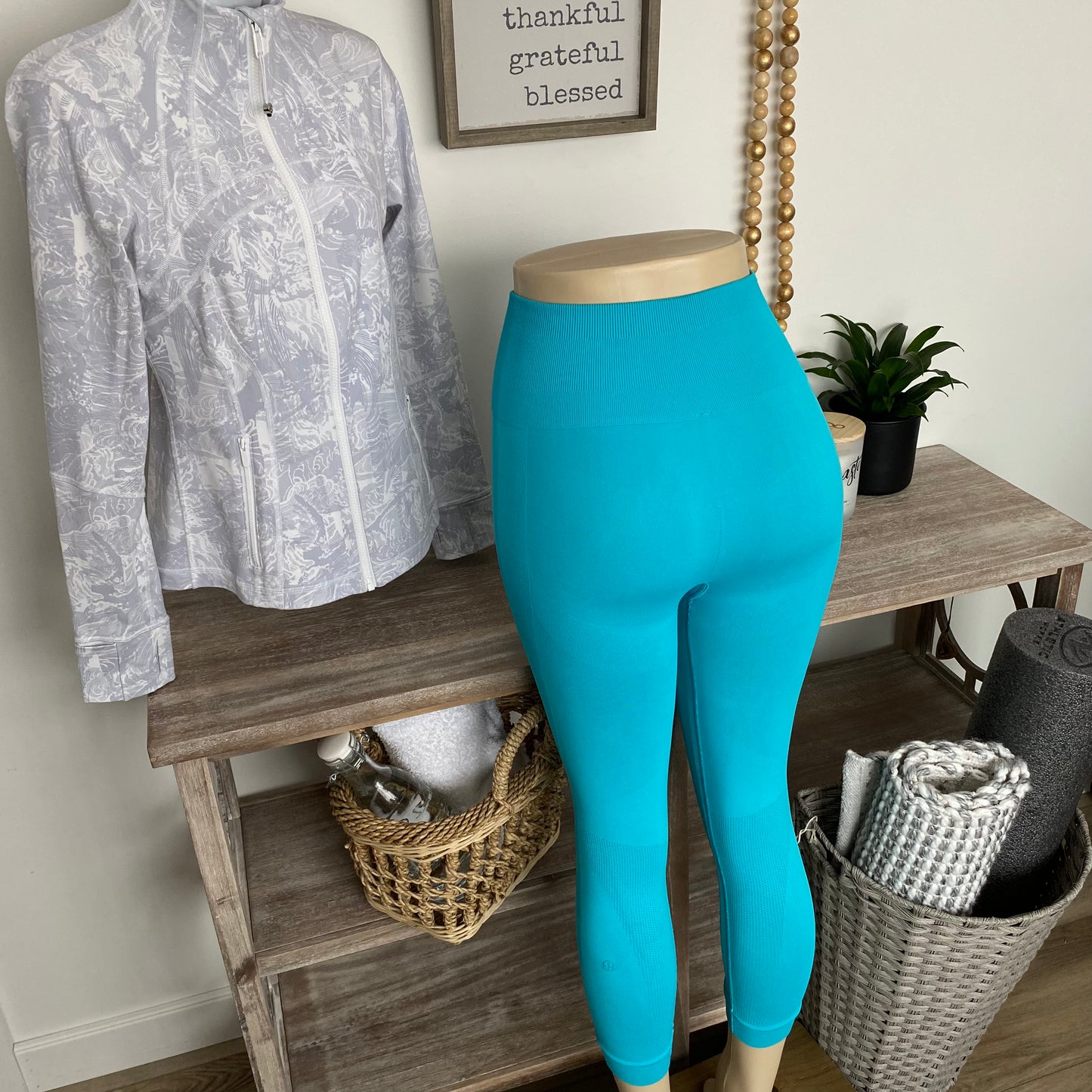 Lululemon Seamless High Rise Zone In Crop Leggings Size Small