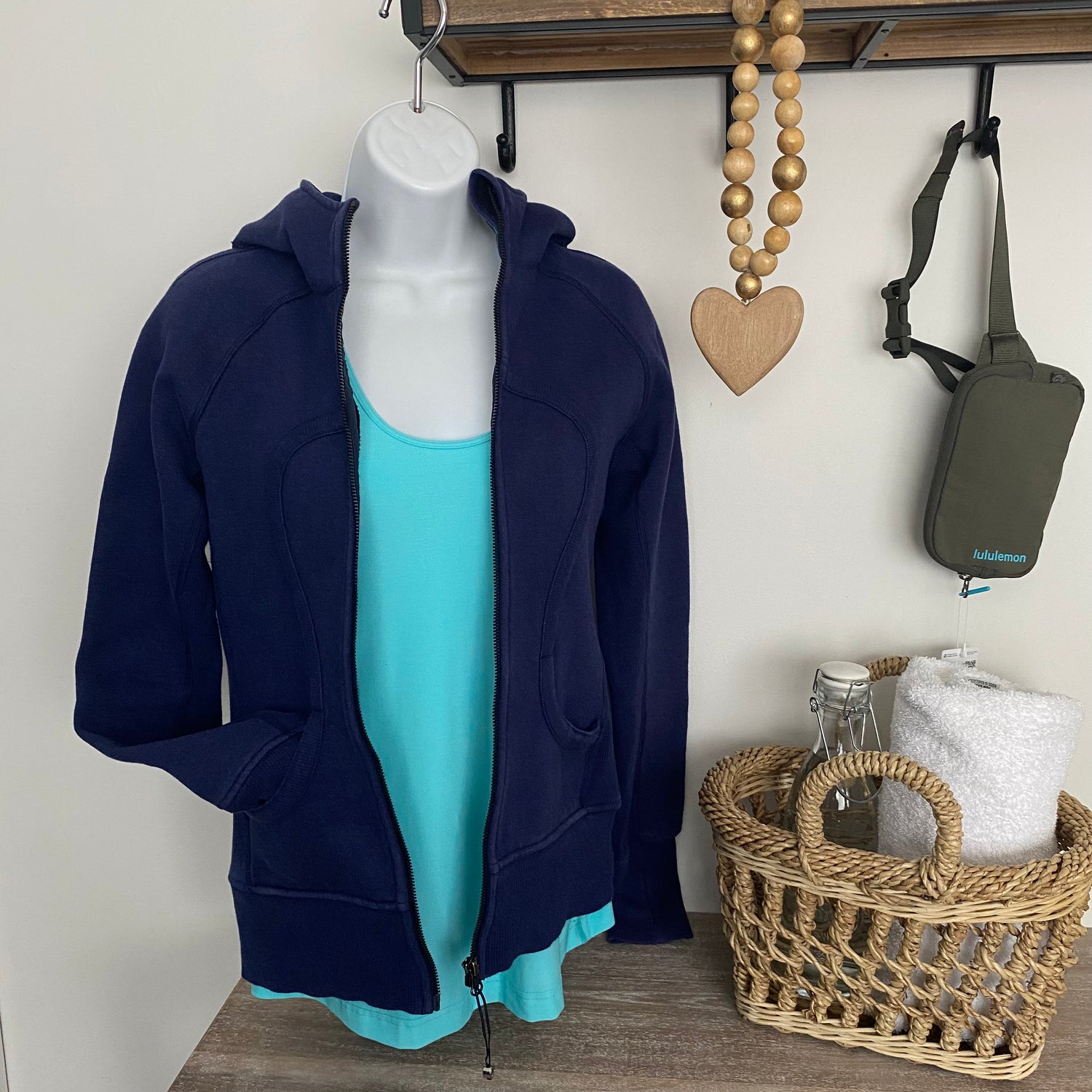 Lululemon Scuba Hoodie Size 4