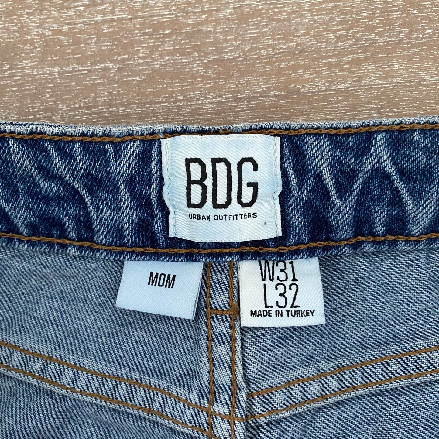BDG Urban Outfitters Mom Pin Tuck Side Seam Jeans Size 31