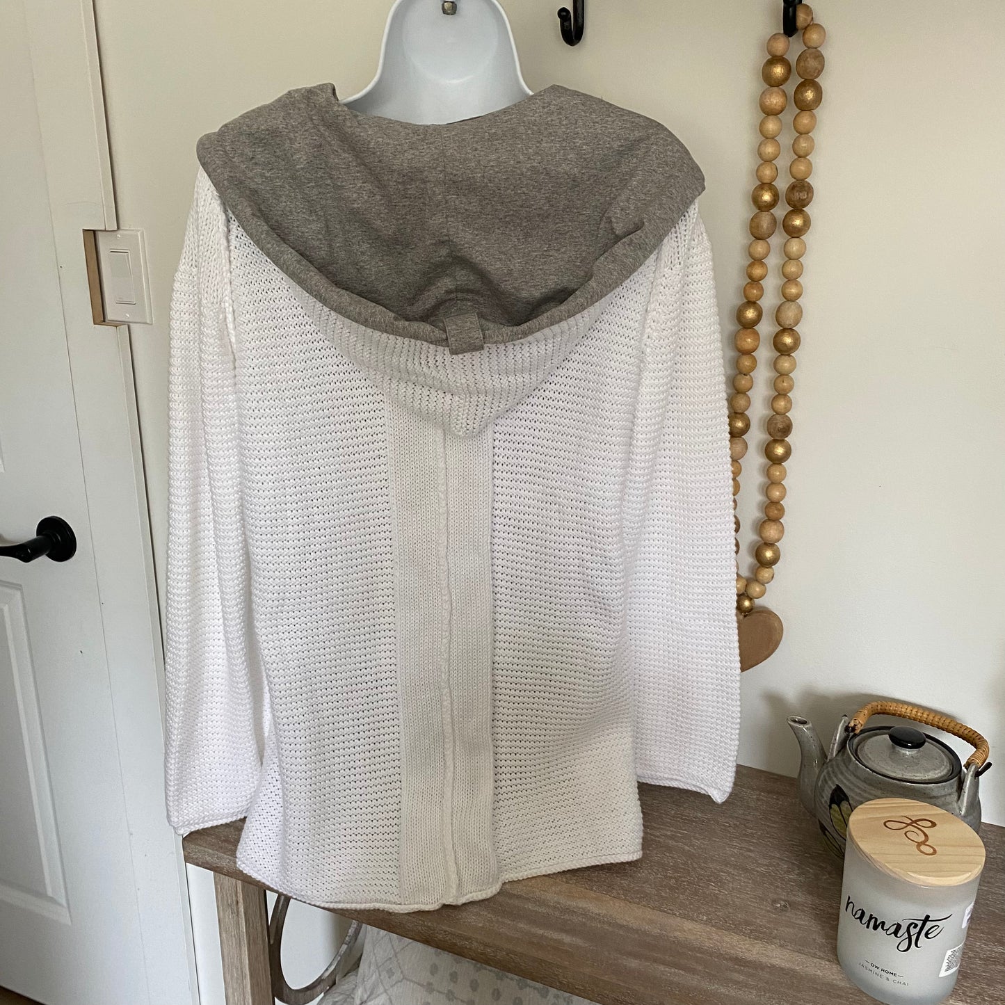 New Hooded Cardigan White Size Medium to Large